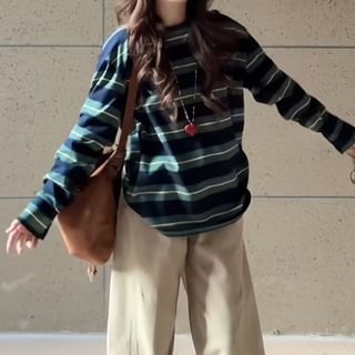 Striped Round Neck T-Shirt with Extended Sleeves and Classic Style