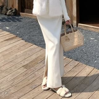 Faux Fur Vest / Long-Sleeve Knit Top / High Rise Side-Slit Maxi Pencil Skirt