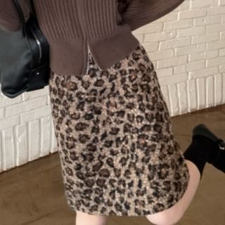 Furry Collar Zip-up Plain Cardigan / Leopard Print Mini Skirt