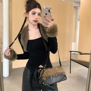 Square Neck Fluffy Panel Slit Tee