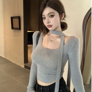 Scoop Neck Slim Crop Tee with Scarf Set