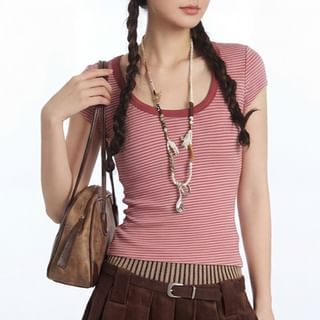 Short Sleeve Scoop Neck Striped Cropped Tee