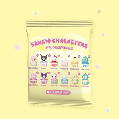 Mini haricots kawaii en sachet surprise avec un cœur battant