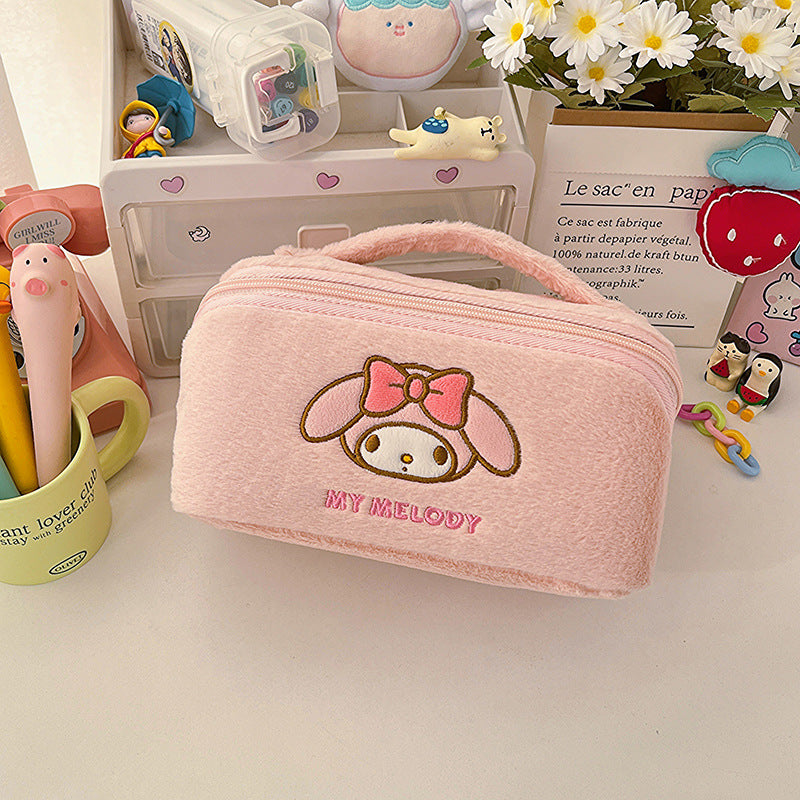 Trousse de maquillage en peluche grande capacité