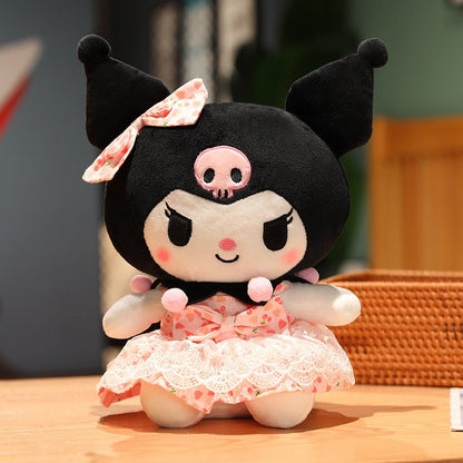 Poupée en peluche Princesse Kuro avec robe rose