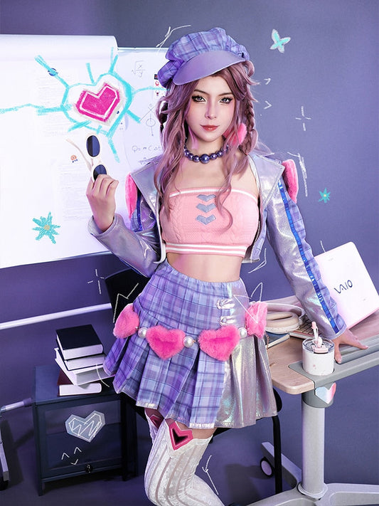 Cosplay Heartthrob Caitlyn Heartache