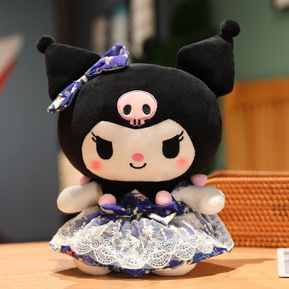 Poupée en peluche Princesse Kuro avec robe rose