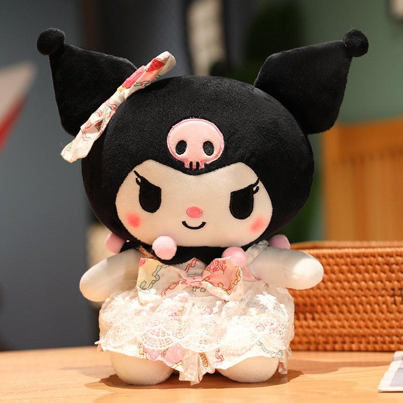 Poupée en peluche Princesse Kuro avec robe rose