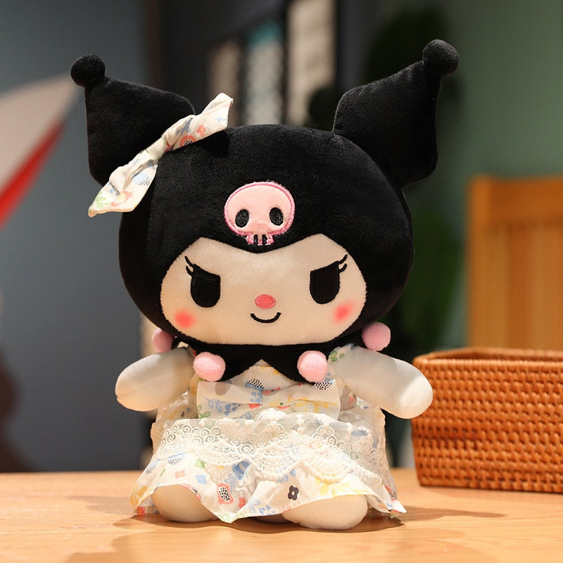 Poupée en peluche Princesse Kuro avec robe rose