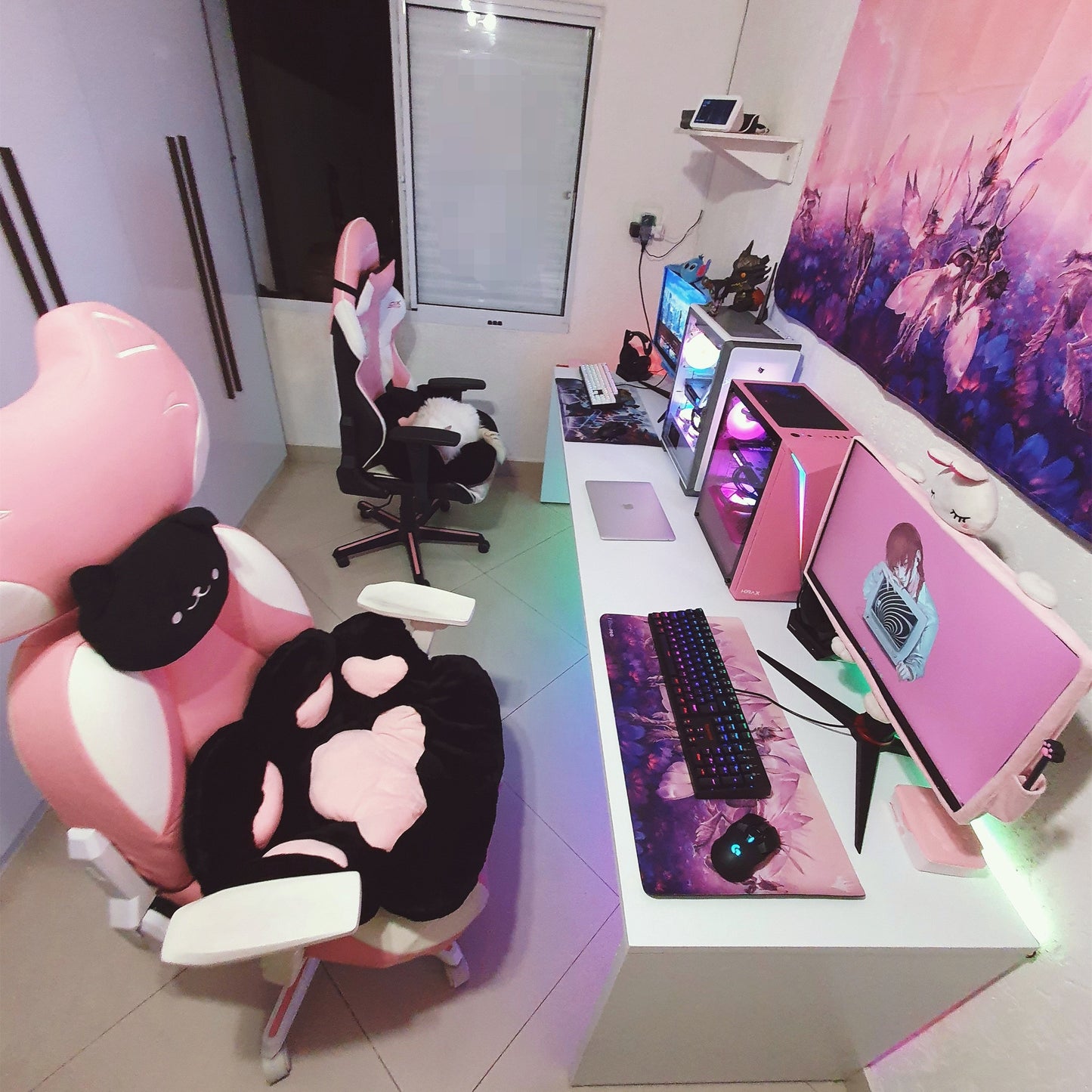 Seat Paw Print Cushion