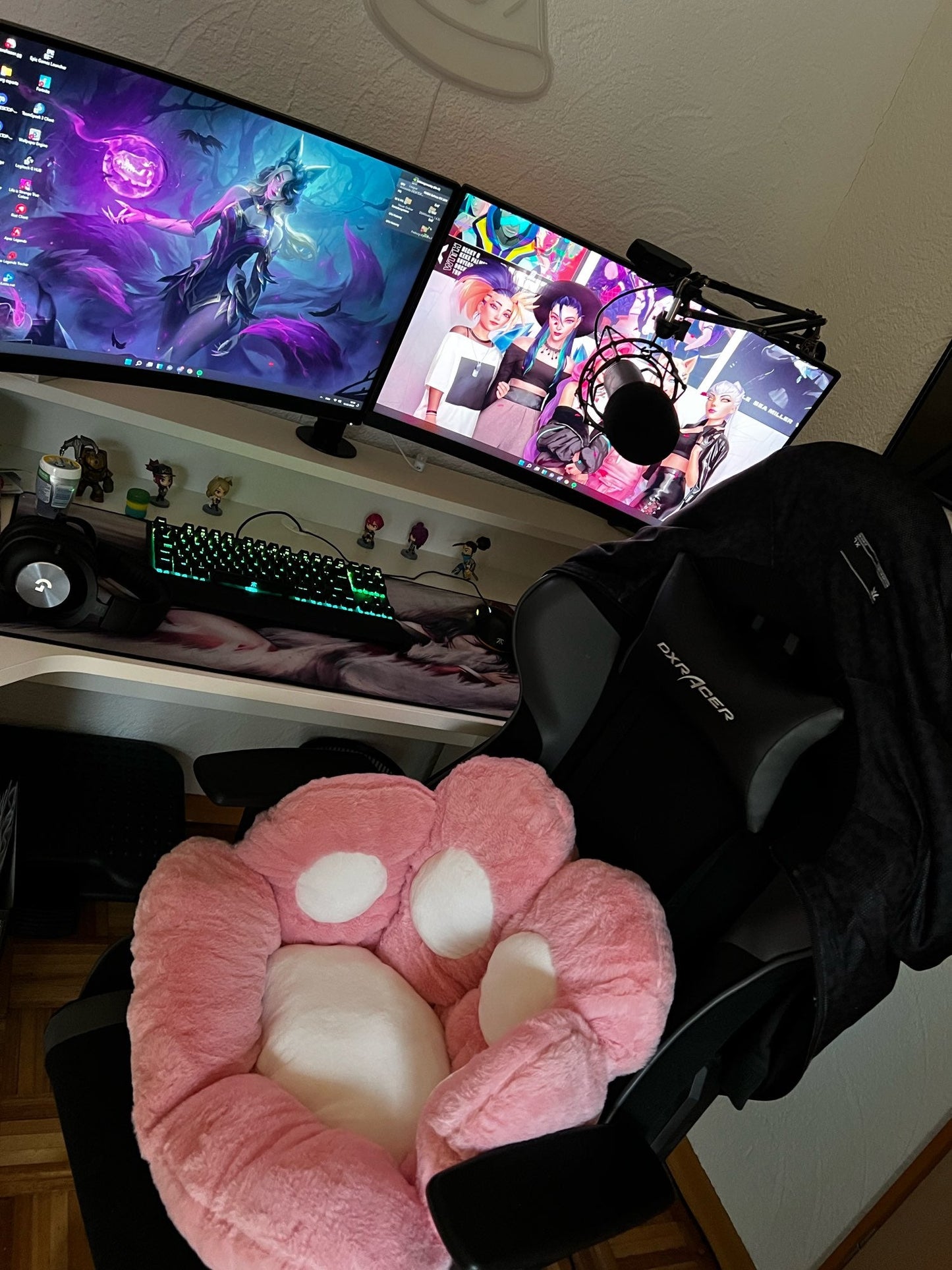 Seat Paw Print Cushion