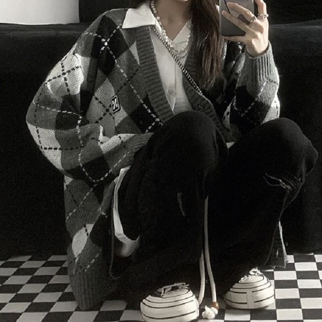 V-Neck Argyle Loose-Fit Button-Front Cardigan