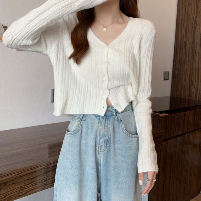 Long-Sleeve V-Neck Solid Crop Sweater
