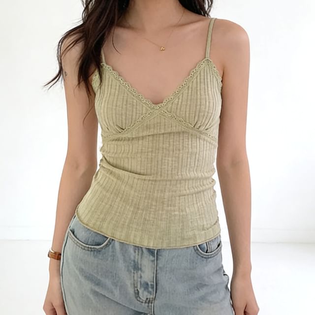 Lace Hem V-Neck Crop Camisole with Plain Fabric