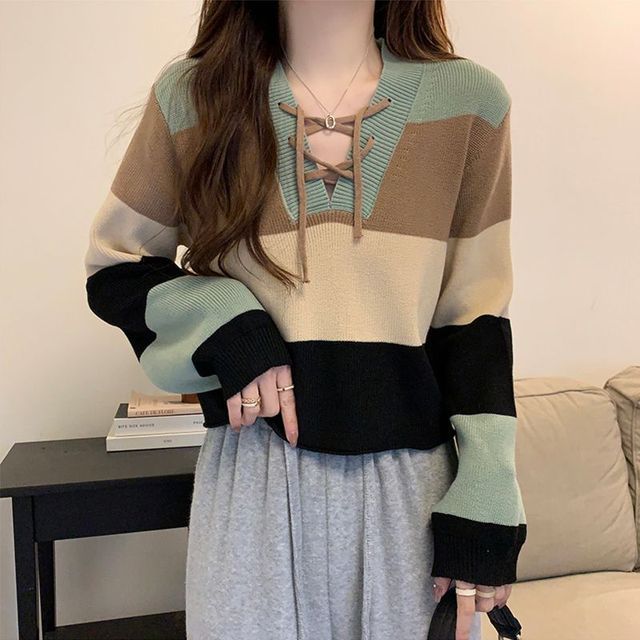 Color-Block V-Neck Cropped Sweater with Lace-Up Detail