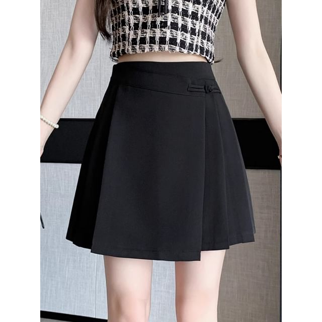 Pleated Solid A-Line Mini Skirt with High Rise