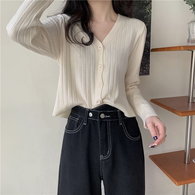 V-Neck Solid Button-Up Cropped Knit Jacket