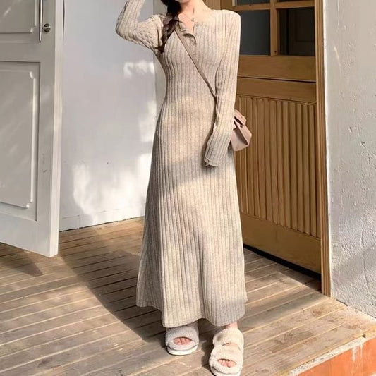 Buttoned Knit Long-Sleeve A-Line Maxi Gown