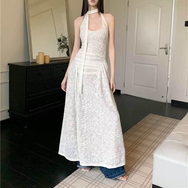Sleeveless Lace A-Line Maxi Dress