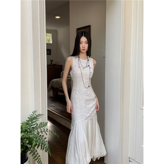 Crewneck Lace Sleeveless Mermaid Maxi Gown