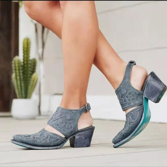 Low Heel Buckled Sandals