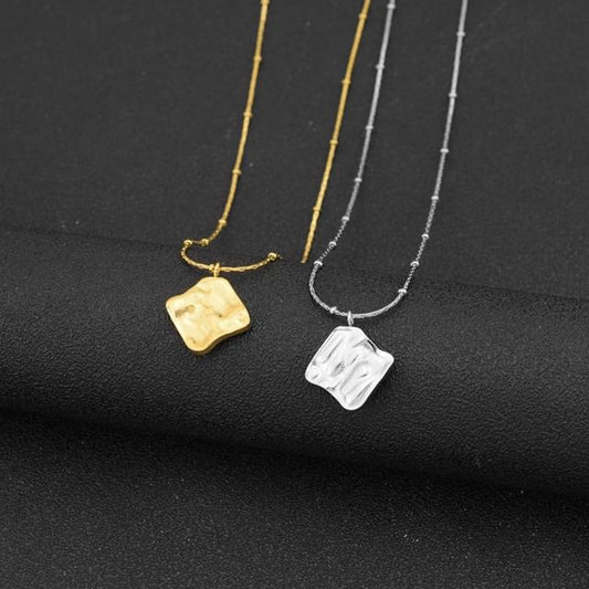 Asymmetrical Metallic Necklace