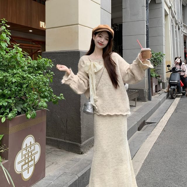 Bowknot Sweater and Maxi Skirt Set - Long Sleeve Crew Neck
