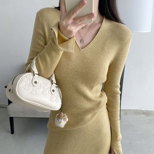 Long-Sleeve V-Neck Sweater with Maxi Pencil Skirt