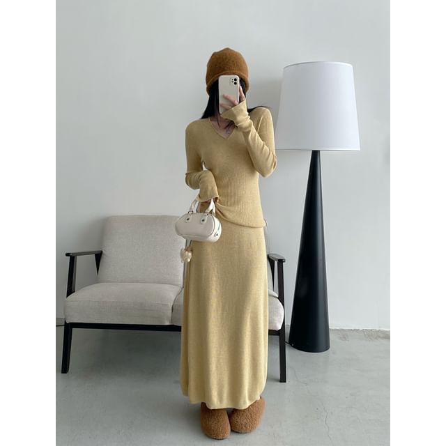 Long-Sleeve V-Neck Sweater with Maxi Pencil Skirt