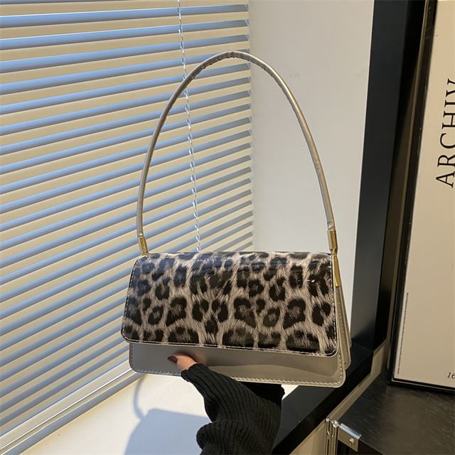 Leopard Print Faux Leather Flap Shoulder Bag