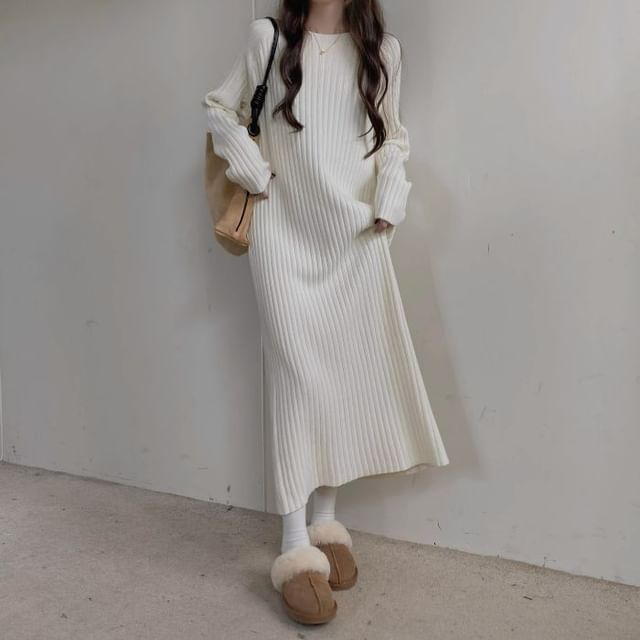 Crewneck Knit Long-Sleeved Maxi A-Line Dress