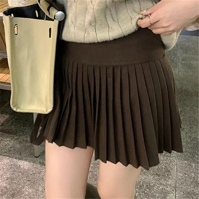 Pleated Mini Skirt in Solid Color High Rise
