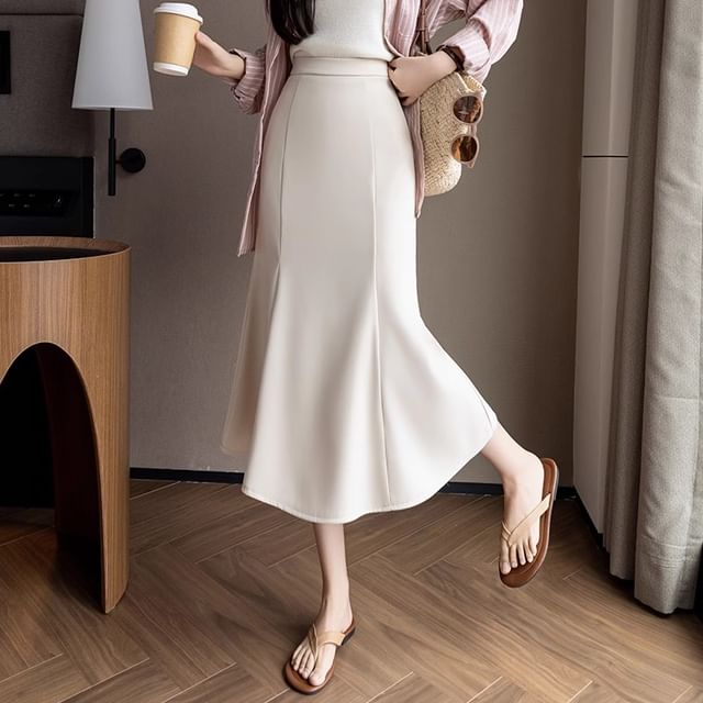 Elevated Waist Smooth Mermaid Midi Skirt
