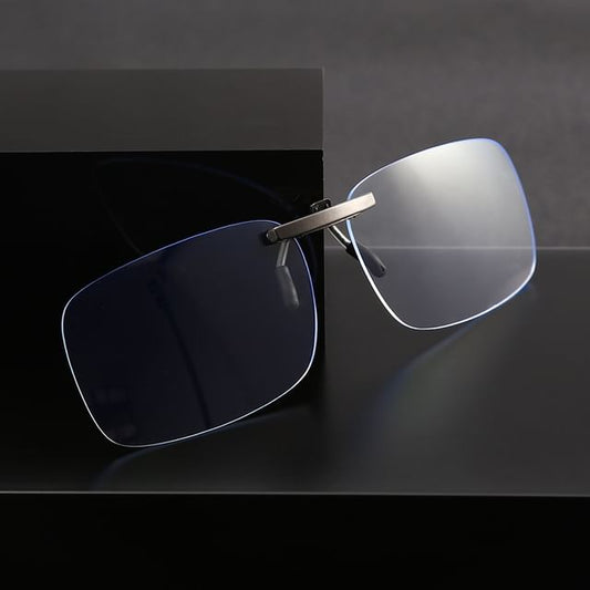 On Rimless Glasses Square Clip
