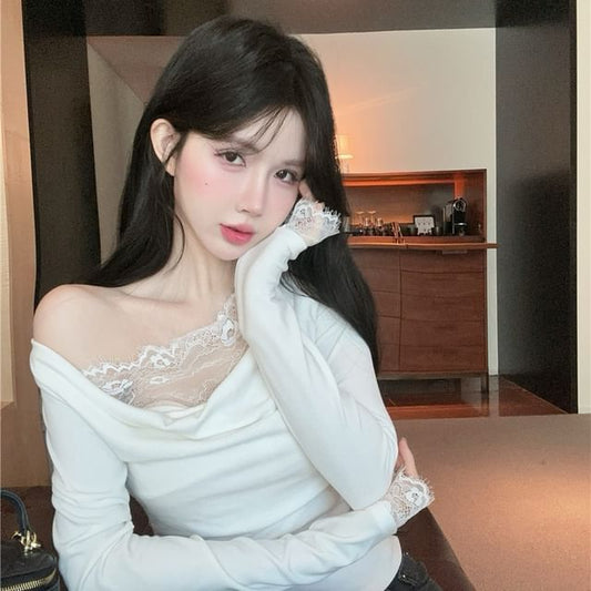 V-Neck Lace Trim Long-Sleeved Top