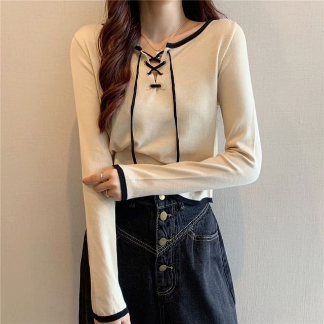 Contrast Trim Lace-Up Long-Sleeved Knit Top