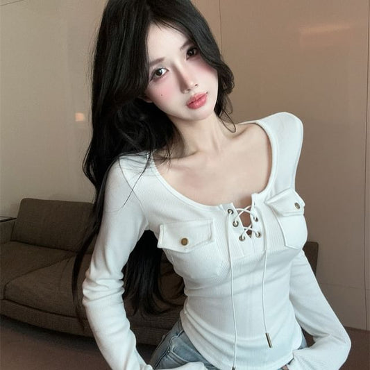 Scoop Neck Lace-Up Long-Sleeved Crop Top