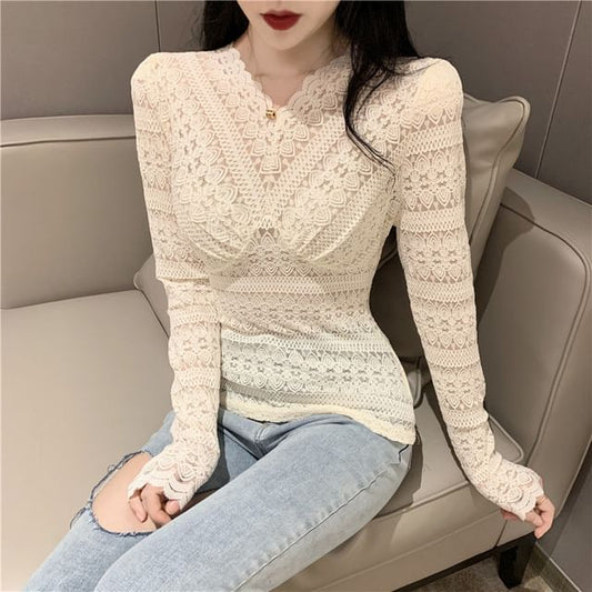V-Neck Eyelet Lace Slim Fit Long-Sleeved Top