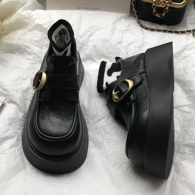 Round Toe Buckled Platform Loafers