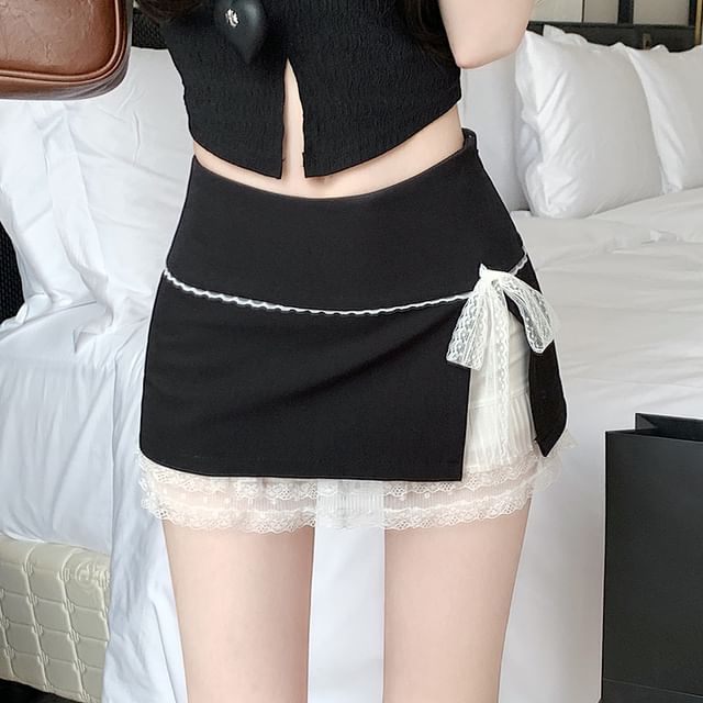 Lace-Trimmed Flared Mini Skirt with Low Waist