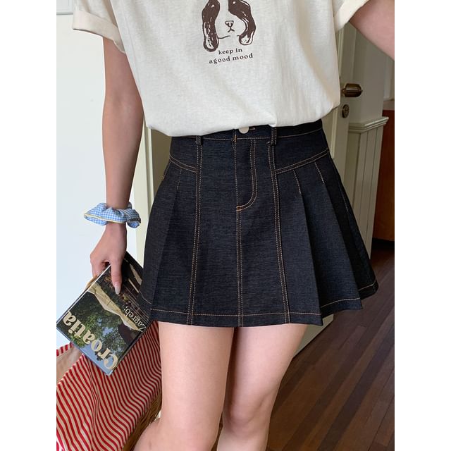 Contrast Stitched Pleated Denim Mini Skirt