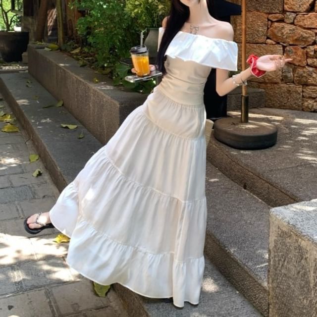 Off-Shoulder Fitted Crop Top Paired with Elasticized Tiered Maxi A-Line Skirt