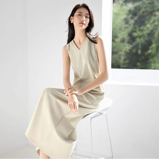 Sheath Maxi Dress - V-Neck Sleeveless Plain