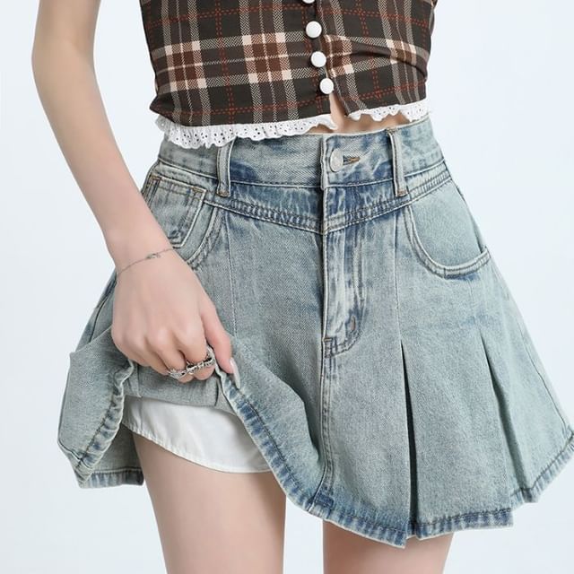 Pleated Denim High-Waist A-Line Mini Skirt with Stylish Cut