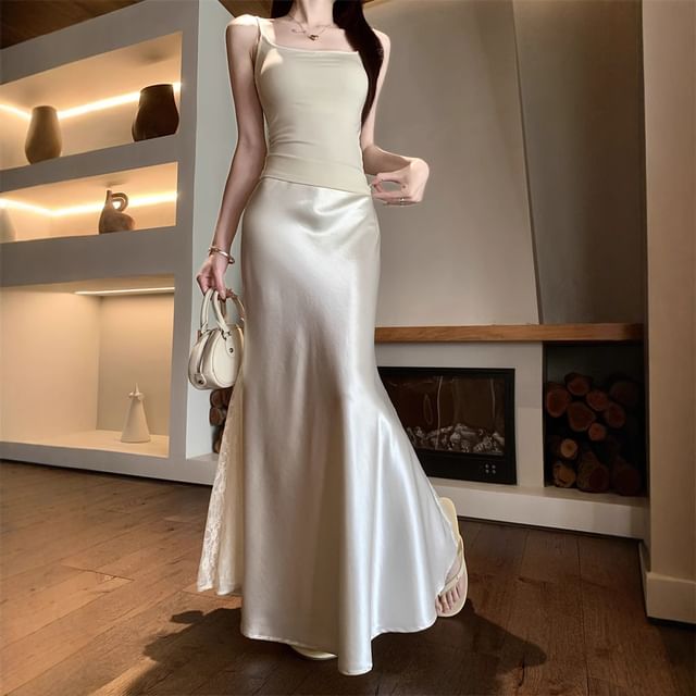 Satin Fishtail Midi Skirt with Lace Panel and High Waist