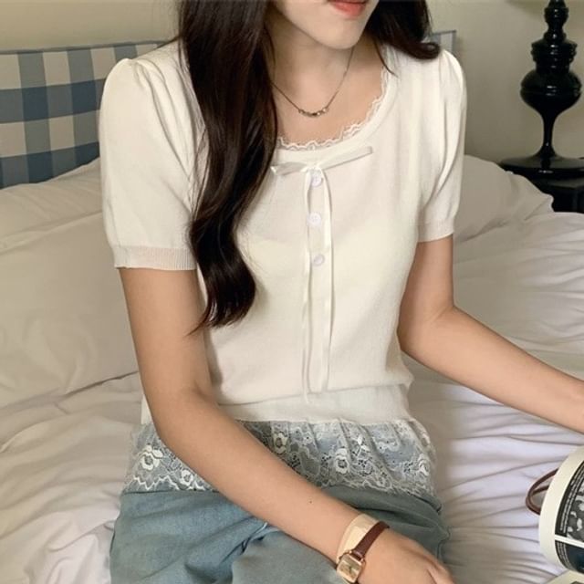 Short Sleeve Lace Trim U Neck Top