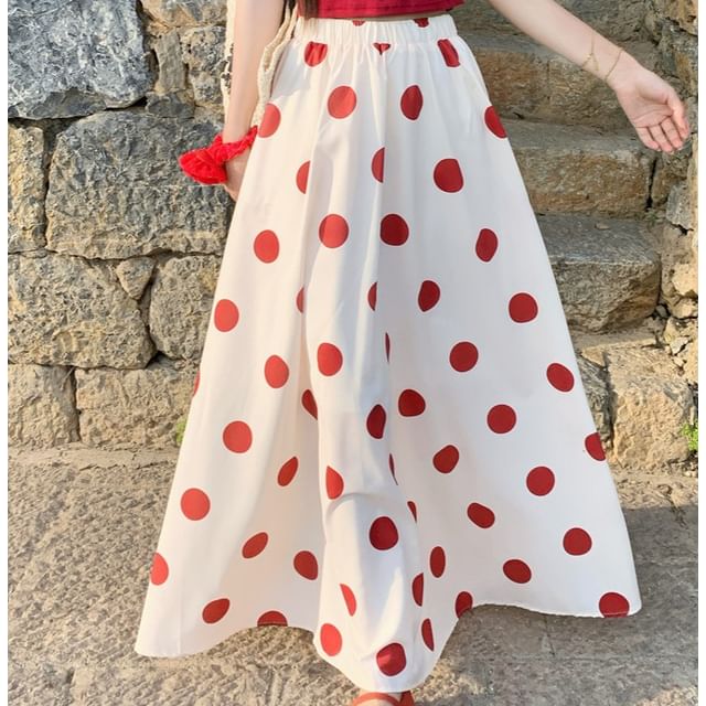 V-Neck Tee & Dotted Maxi Skirt Set - High Rise