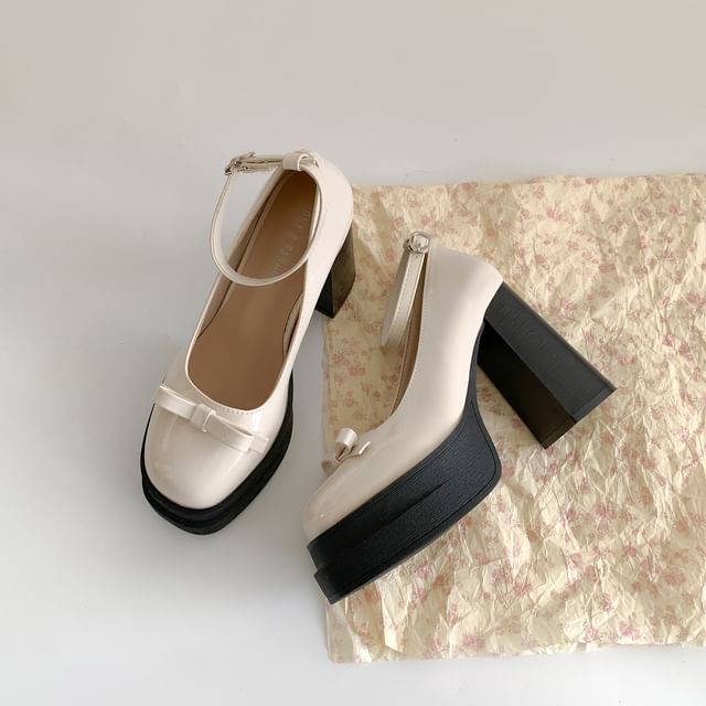 Faux Leather Patent Mary Jane Pumps
