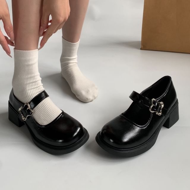 Low Heel Plain Mary Jane Pumps