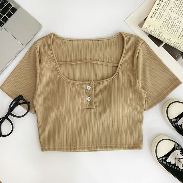 Scoop-Neck Plain Padded Cropped Short-Sleeved Tee